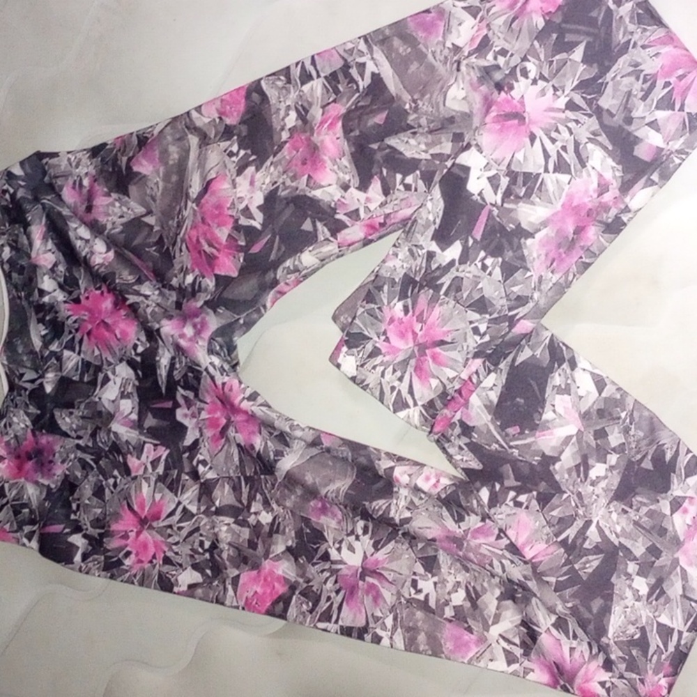 Seamless hot pink leggings